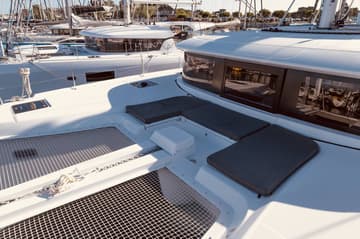 Best Price for a Catamaran Cari rental in Seychelles | Yacht4Less