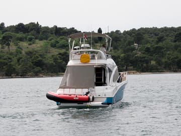 Motorboat Capricorn available for yacht charter in Croatia | Yacht4Less