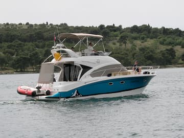 Best Price for a Motorboat Capricorn rental in Croatia | Yacht4Less