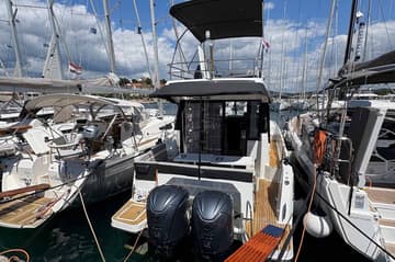 Motorboat Solea charter rental in Croatia | Yacht4Less