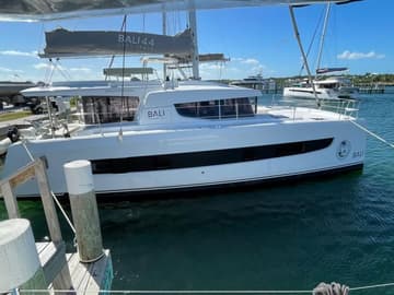 Catamaran Sunset Chaser available for yacht charter in Bahamas | Yacht4Less