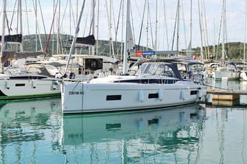 Best Price for a Sailboat Summertime rental in Croatia | Yacht4Less