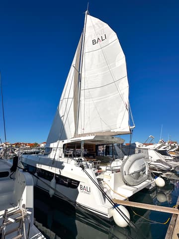 Best Price for a Catamaran Aussie rental in Croatia | Yacht4Less