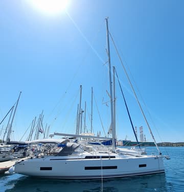Sailboat Fibi charter rental in Croatia | Yacht4Less