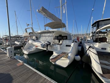 Catamaran Dos Hermanos charter rental in Greece | Yacht4Less