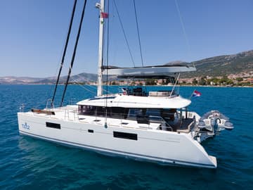 Catamaran Topaz available for yacht charter in Croatia | Yacht4Less