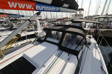 Sailboat Twitter available for yacht charter in Croatia | Yacht4Less