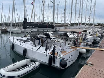 Sailboat Luna charter rental in Croatia | Yacht4Less
