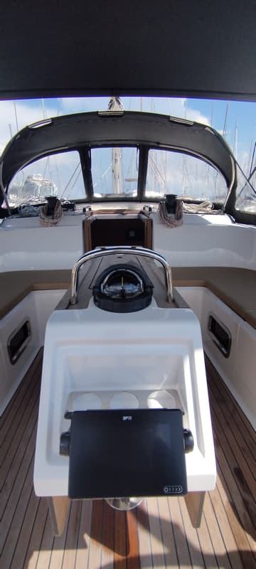 Sailboat Pluton available for yacht charter in Croatia | Yacht4Less