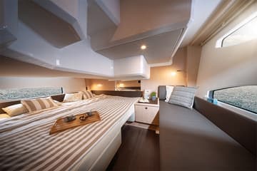 Motorboat Villa Jahta available for yacht charter in Croatia | Yacht4Less