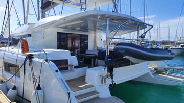Best Price for a Catamaran Naf rental in Greece | Yacht4Less
