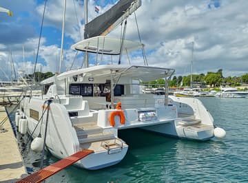 Catamaran Felicita charter rental in Croatia | Yacht4Less