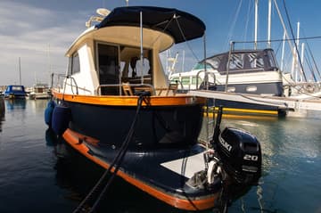 Motorboat Paola available for yacht charter in Croatia | Yacht4Less