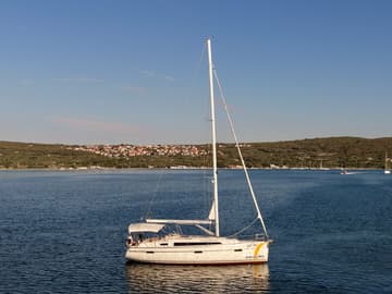 Sailboat Jugo available for yacht charter in Croatia | Yacht4Less