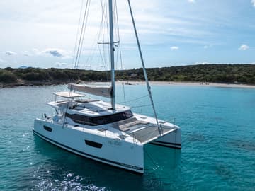 Catamaran Amapola available for yacht charter in Italy | Yacht4Less