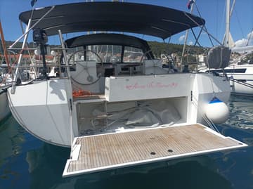 Sailboat Roza Deflores 2 charter rental in Croatia | Yacht4Less