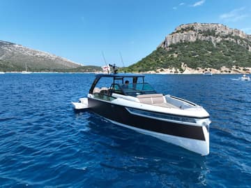 Motorboat Goldfinger charter rental in Italy | Yacht4Less