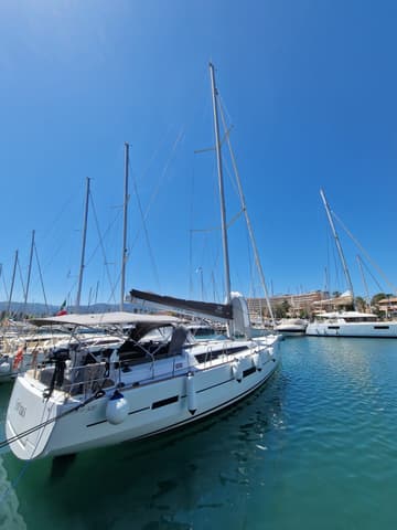 Best Price for a Sailboat Sirius rental in Italy | Yacht4Less