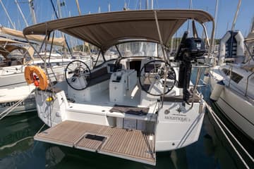 Sailboat MOUSTIQUE II  charter rental in France | Yacht4Less