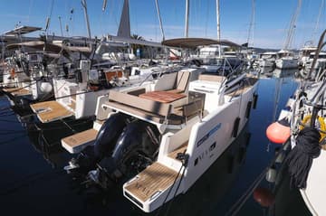 Best Price for a Motorboat Planac rental in Spain | Yacht4Less