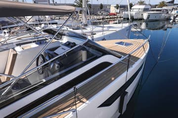 Motorboat Planac available for yacht charter in Spain | Yacht4Less