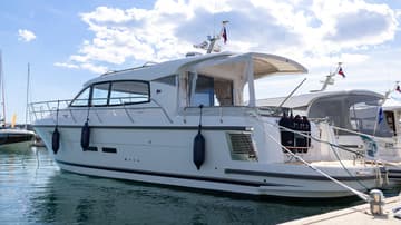 Motorboat Ikar charter rental in Croatia | Yacht4Less