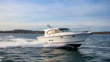 Motorboat Ikar available for yacht charter in Croatia | Yacht4Less
