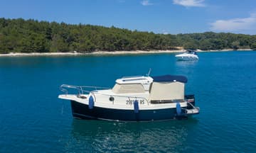 Best Price for a Motorboat H4 rental in Croatia | Yacht4Less