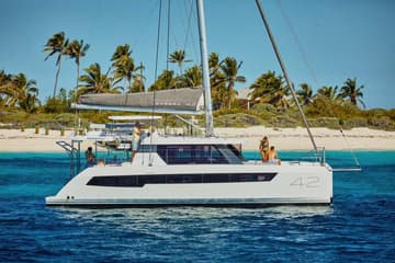 Catamaran Alluzo charter rental in Italy | Yacht4Less