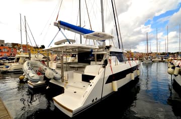 Catamaran Myg V available for yacht charter in Italy | Yacht4Less
