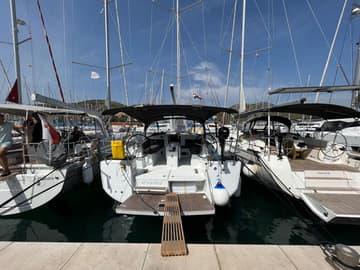 Sailboat Art  Vandelay charter rental in Croatia | Yacht4Less