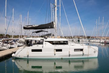 Best Price for a Catamaran Long Island rental in Croatia | Yacht4Less