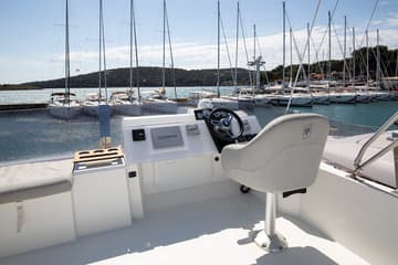 Power Catamaran Mare Tortuga available for yacht charter in Croatia | Yacht4Less