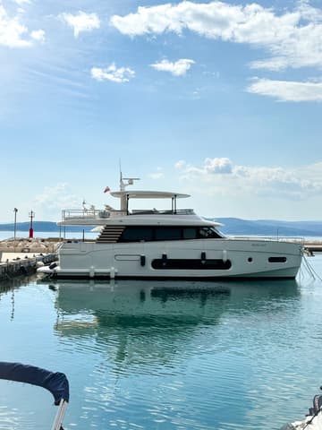 Best Price for a Motorboat Moon light rental in Croatia | Yacht4Less