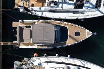 Motorboat Babac charter rental in Croatia | Yacht4Less