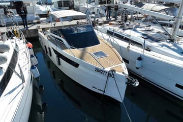 Best Price for a Motorboat Babac rental in Croatia | Yacht4Less
