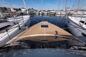 Motorboat Babac available for yacht charter in Croatia | Yacht4Less