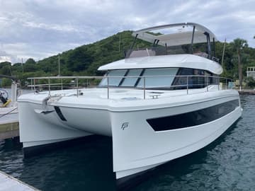 Power Catamaran Mona Lisa charter rental in USVI | Yacht4Less