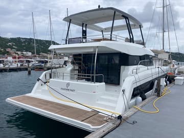 Power Catamaran Mona Lisa available for yacht charter in USVI | Yacht4Less