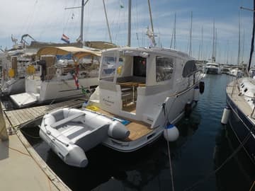 Best Price for a Motorboat Malinkonija rental in Croatia | Yacht4Less