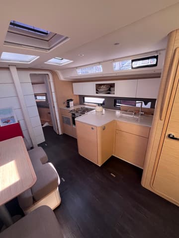 Sailboat Poup available for yacht charter in France | Yacht4Less