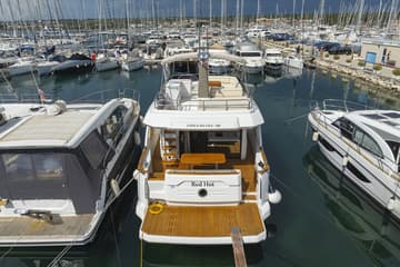 Best Price for a Motorboat Red Hot rental in Croatia | Yacht4Less