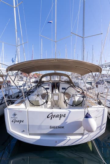 Best Price for a Sailboat Grape rental in Croatia | Yacht4Less
