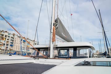 Catamaran Lom available for yacht charter in France | Yacht4Less