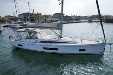 Sailboat Dancing Queen available for yacht charter in Greece | Yacht4Less