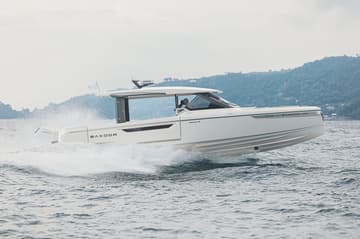 Motorboat Tai 77 available for yacht charter in Croatia | Yacht4Less