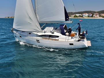 Sailboat Sagitta charter rental in Croatia | Yacht4Less