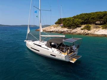 Sailboat Mare Sol available for yacht charter in Croatia | Yacht4Less
