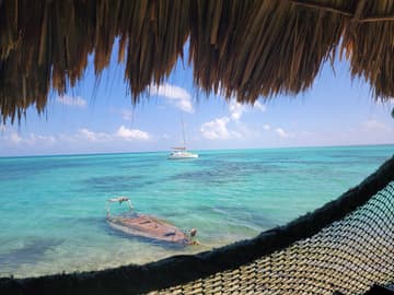 Best Price for a Catamaran Discover rental in Belize | Yacht4Less