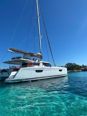 Best Price for a Catamaran Nowhere rental in Belize | Yacht4Less